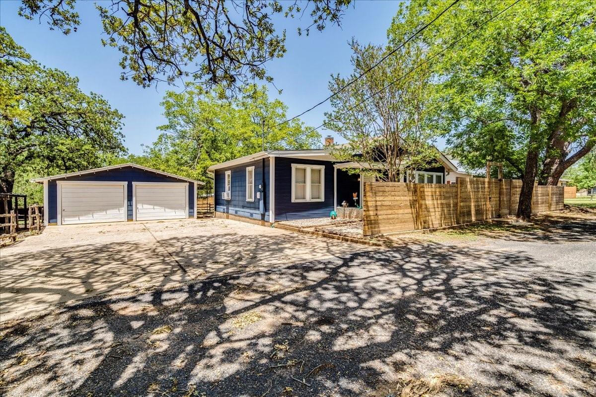 506 Shaw Ave Property Photo 37