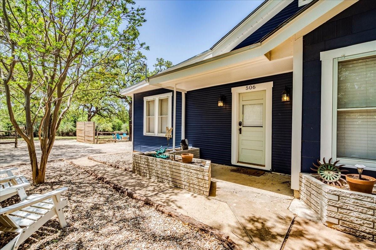 506 Shaw Ave Property Photo 40