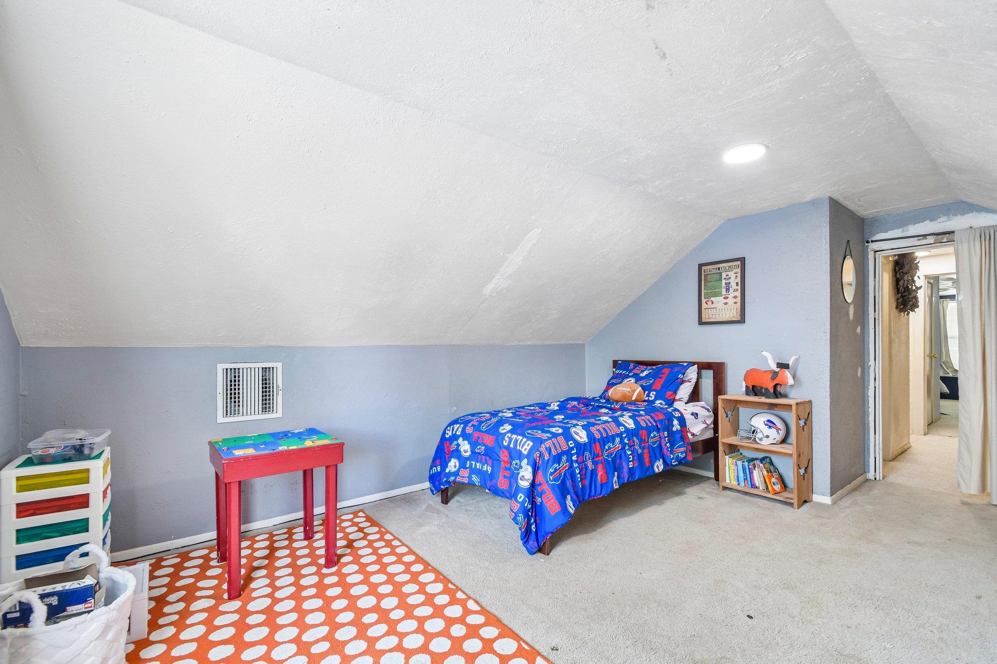 802 Hudgins St Property Photo 8