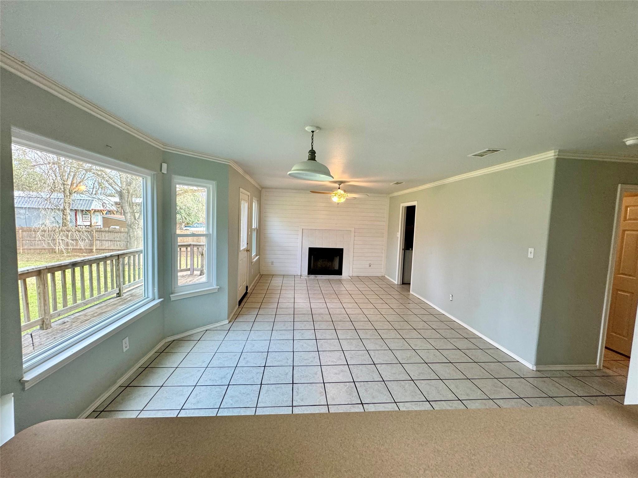 282 Spring River Dr Property Photo 8