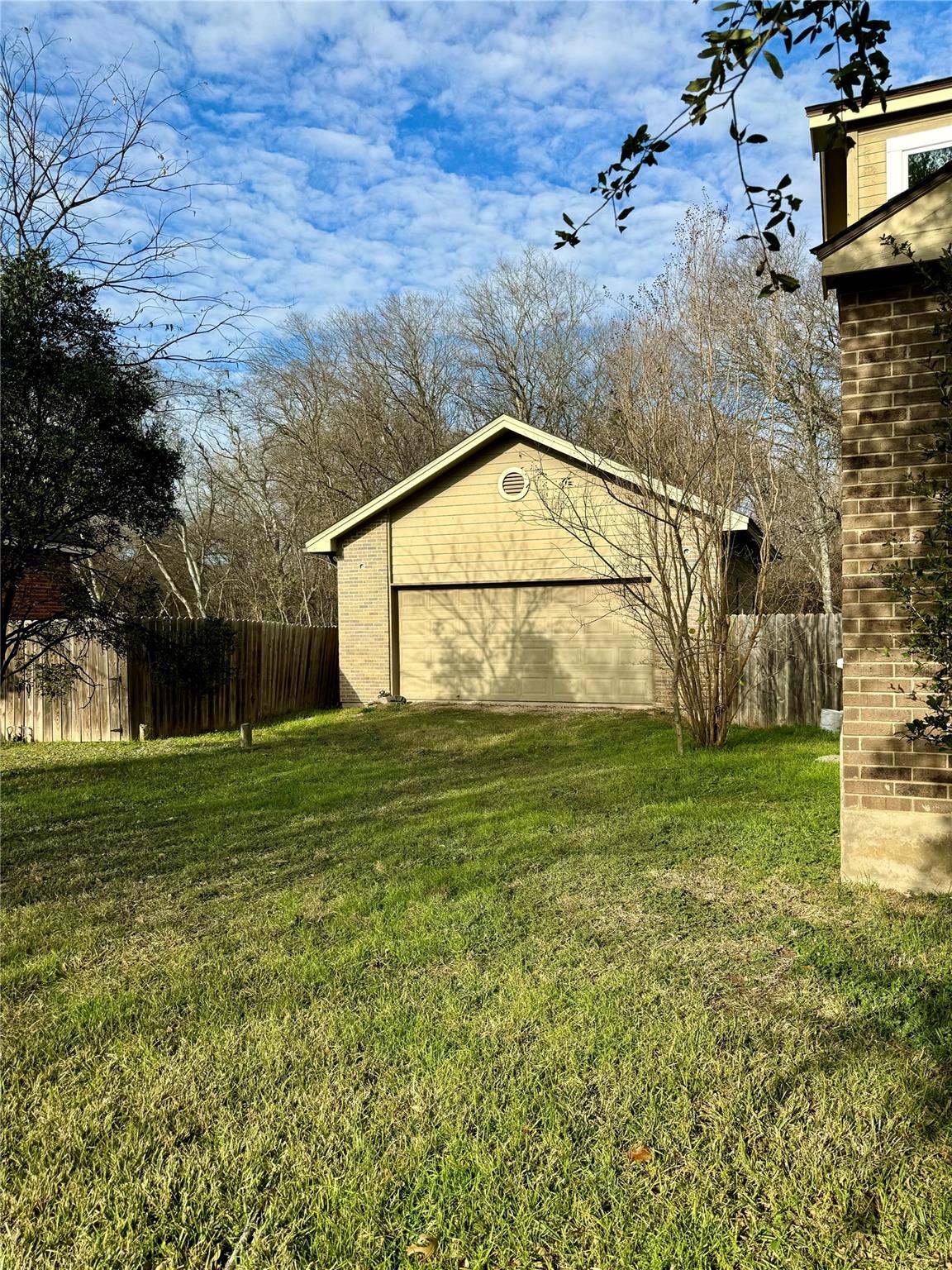282 Spring River Dr Property Photo 20