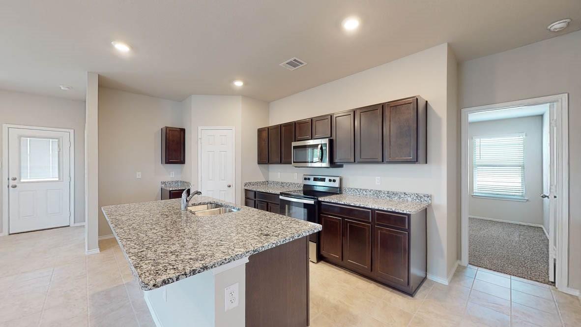 1412 Iron Horse Dr Property Photo 7