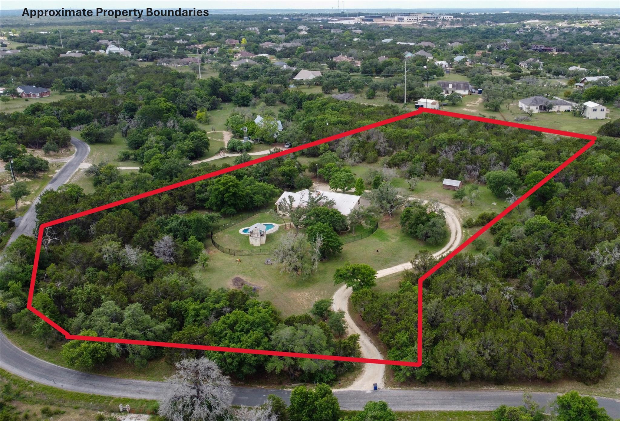 301 Greenleaf Dr Property Photo