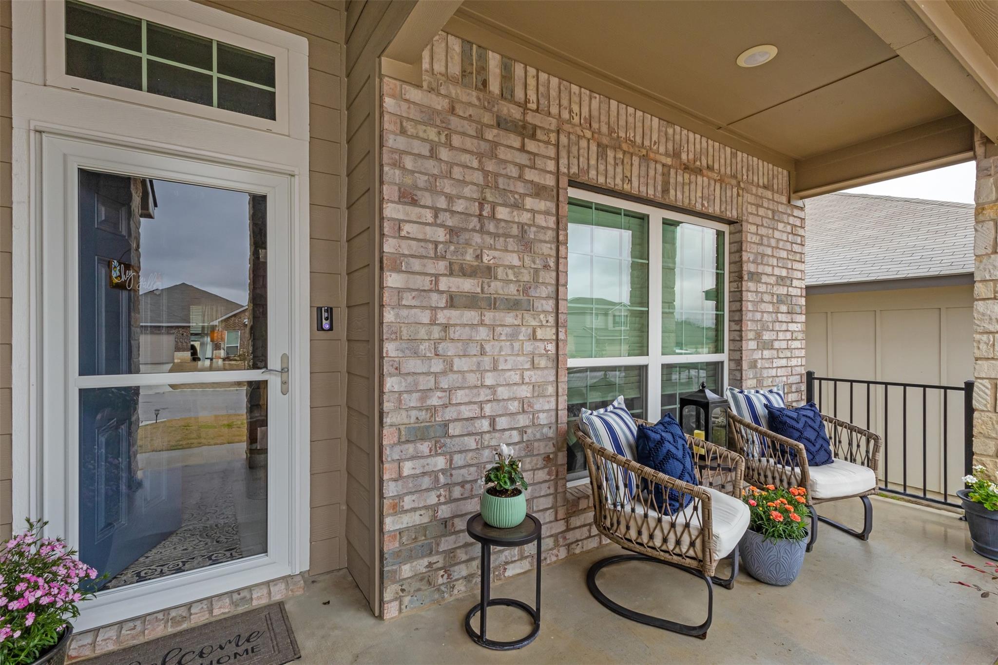 2221 Clove Ct Property Photo 4