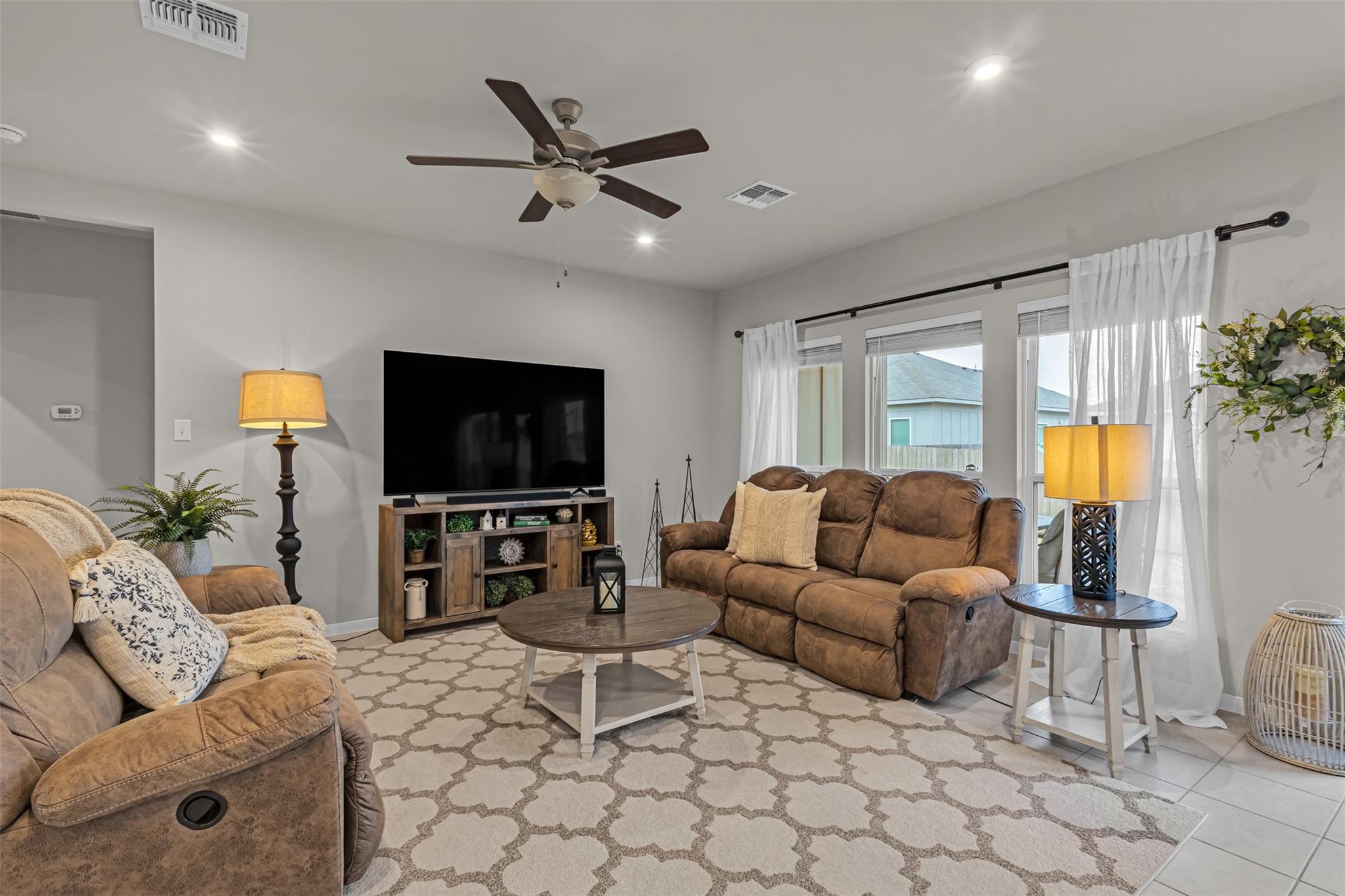2221 Clove Ct Property Photo 13