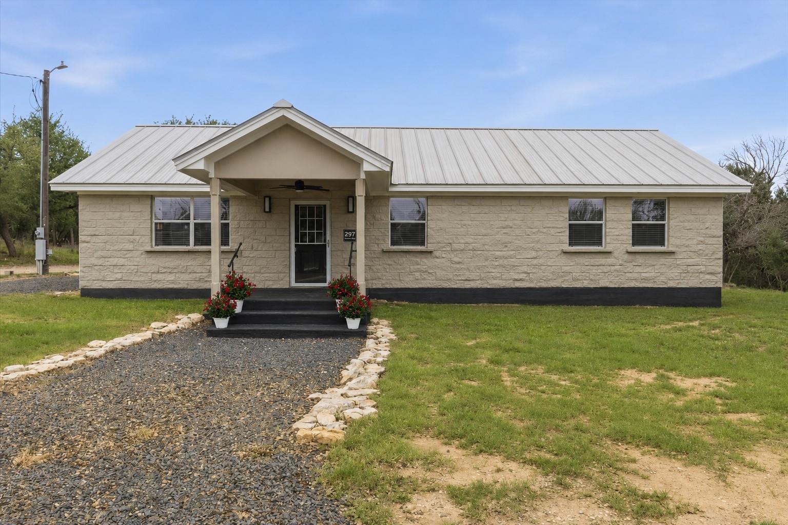 297 Robins Way Property Photo 1