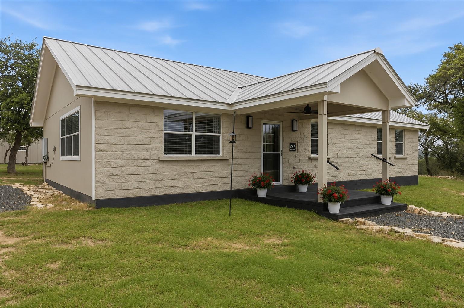 297 Robins Way Property Photo 2