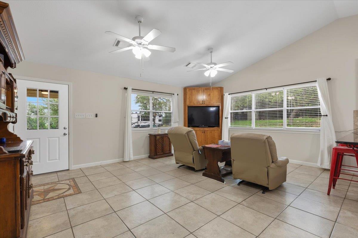 297 Robins Way Property Photo 6