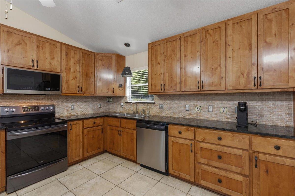 297 Robins Way Property Photo 11