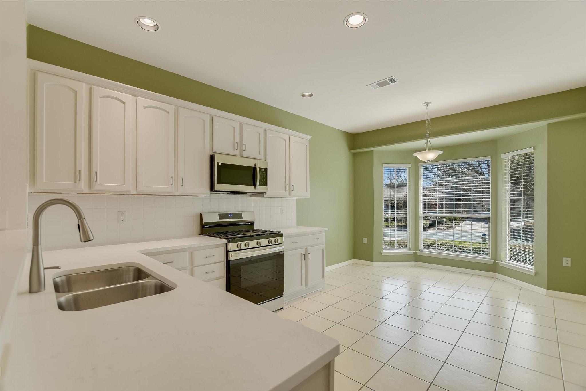 128 Dewberry Dr Property Photo