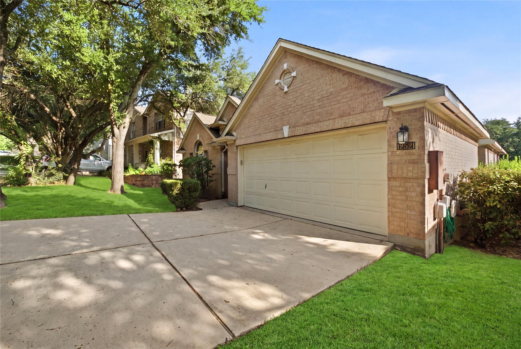 12521 Canyon Glen Dr Property Photo 3