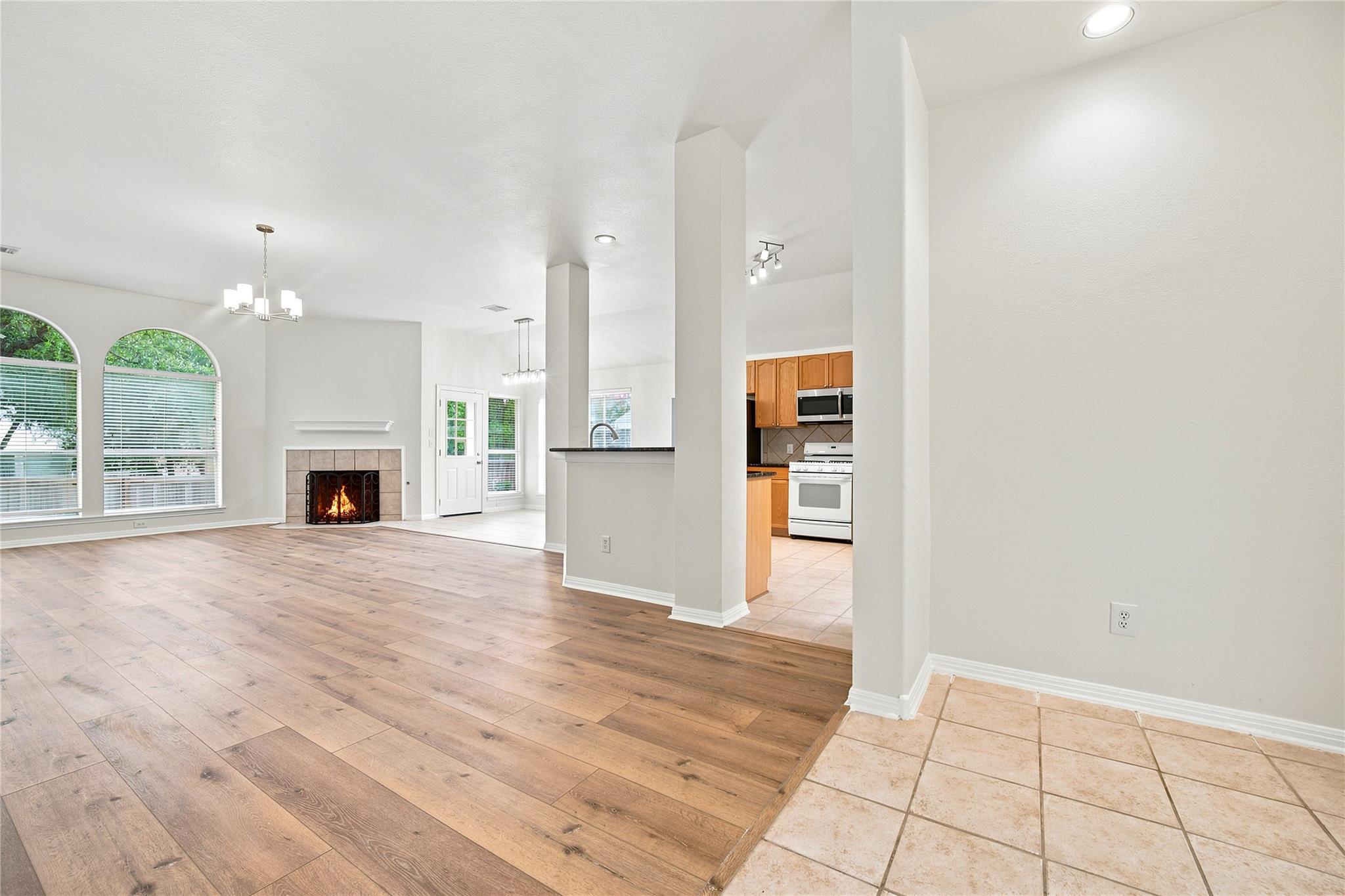 12521 Canyon Glen Dr Property Photo 6