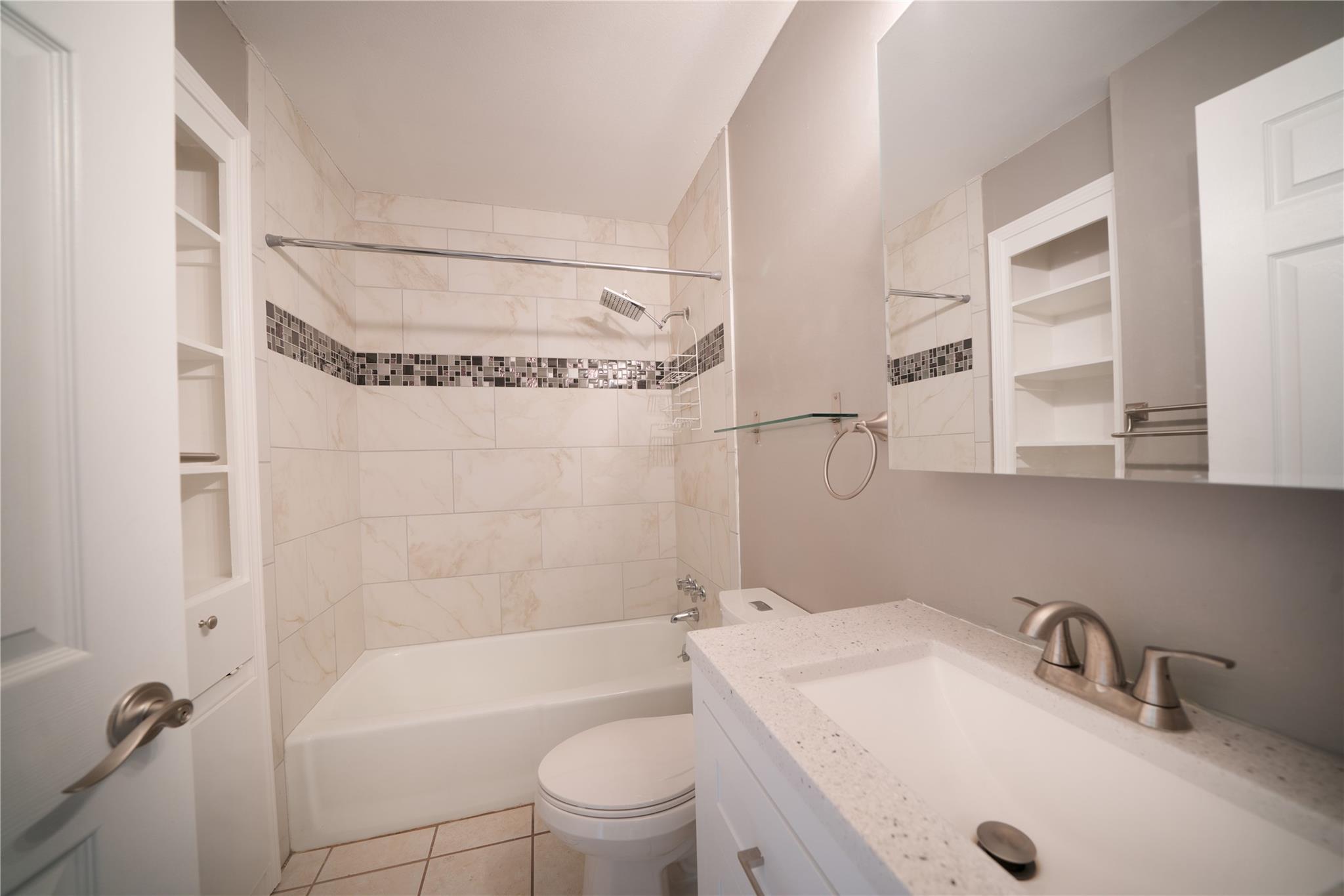 500 E Riverside Dr 242 Property Photo 8