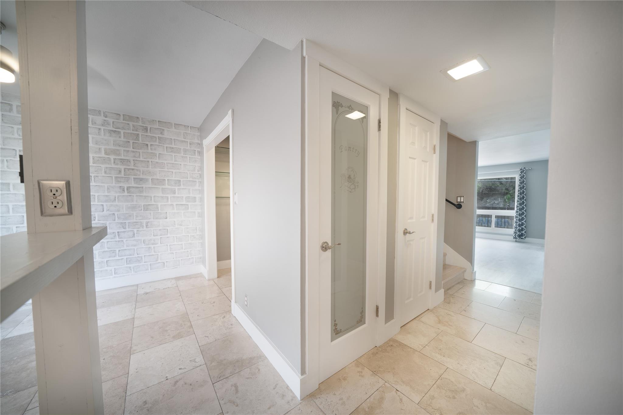500 E Riverside Dr 242 Property Photo 11
