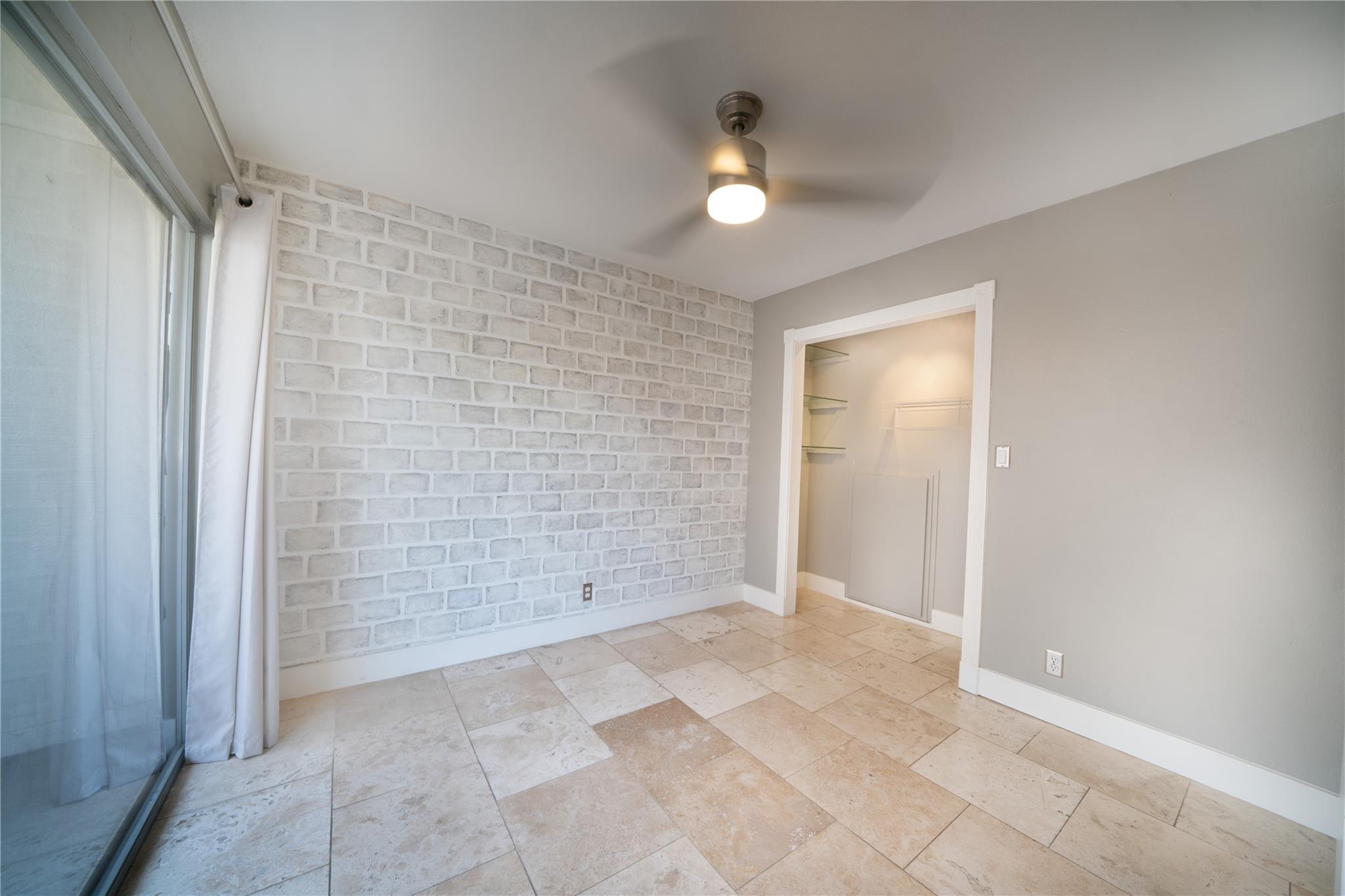 500 E Riverside Dr 242 Property Photo 13