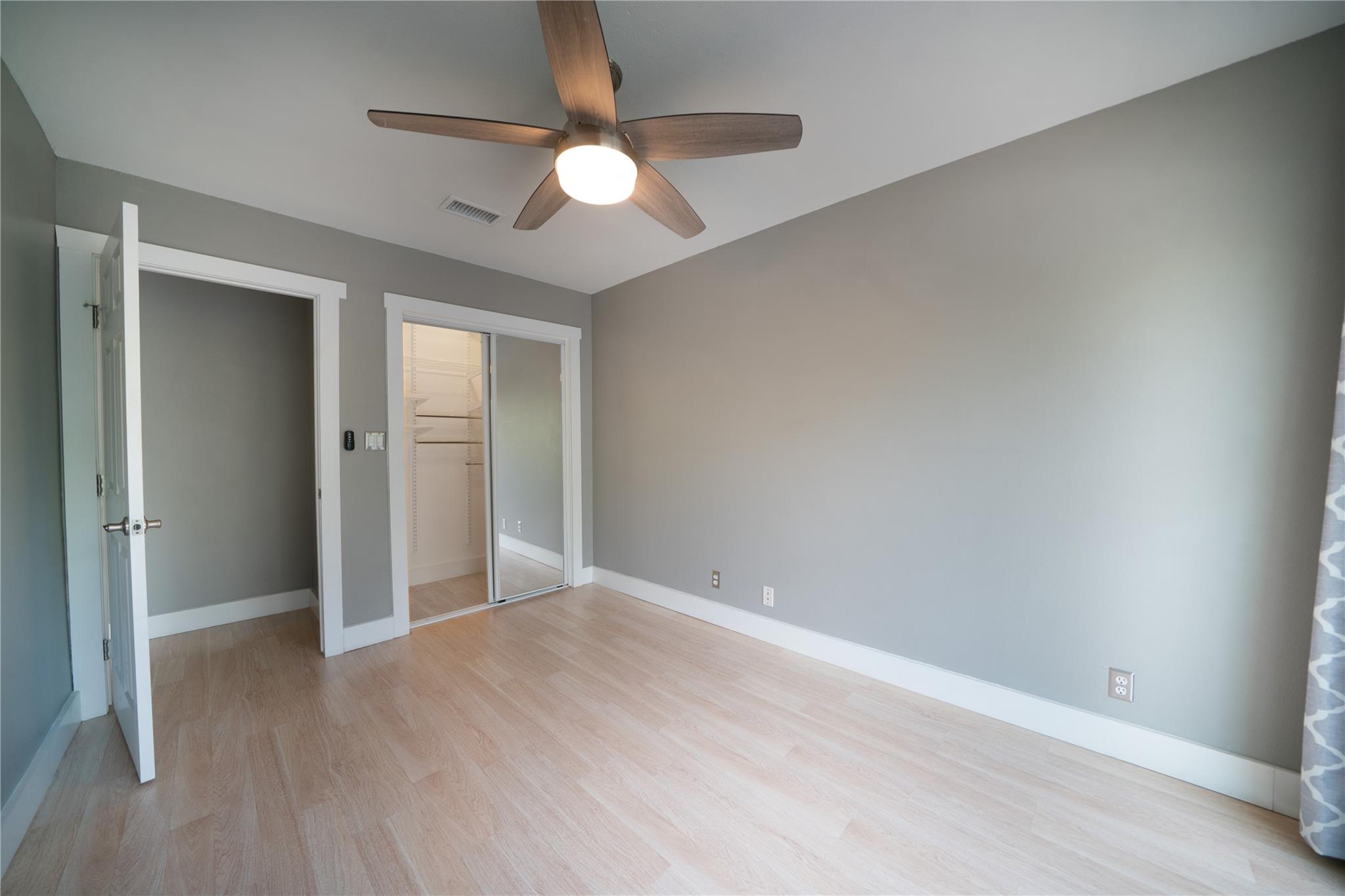 500 E Riverside Dr 242 Property Photo 22