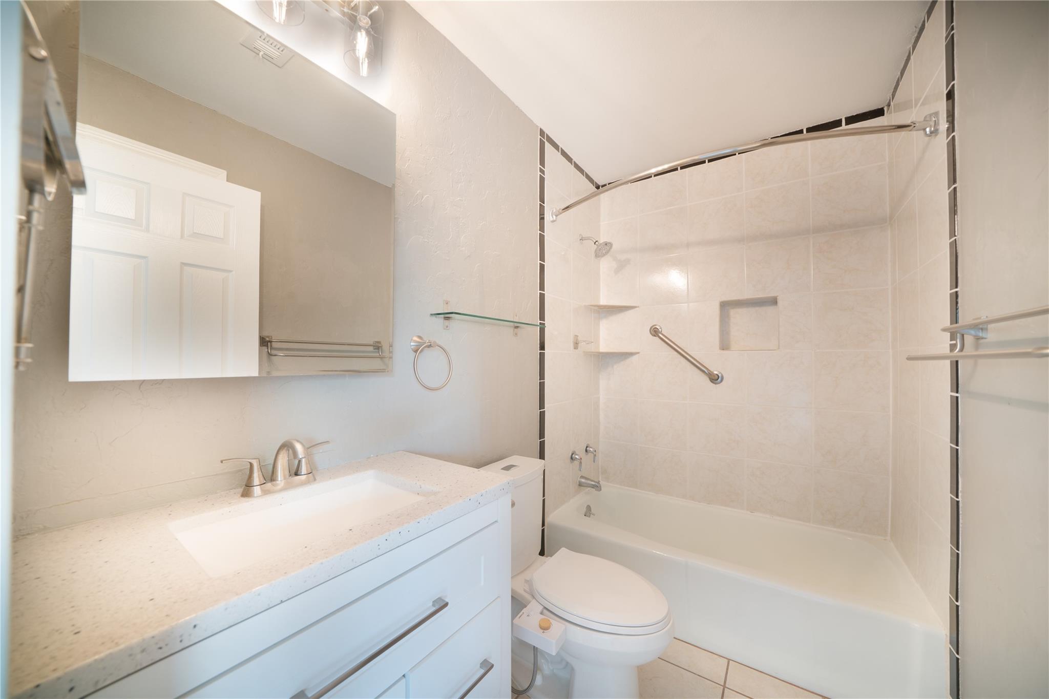 500 E Riverside Dr 242 Property Photo 29