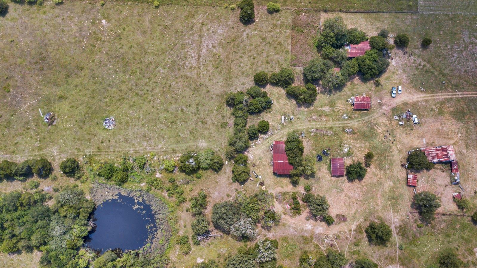 145 Stolle Ln Property Photo 3