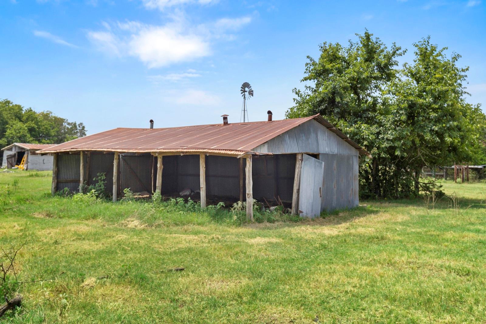 145 Stolle Ln Property Photo 15