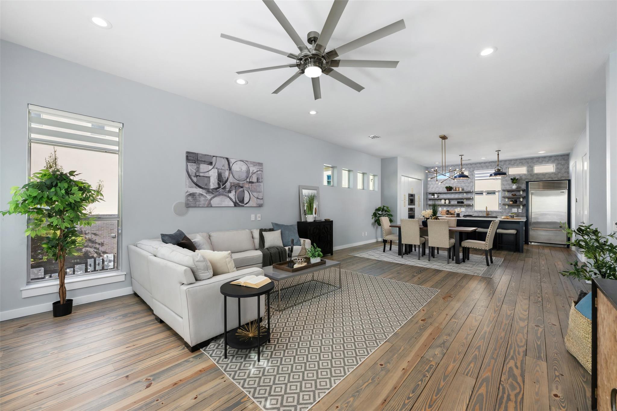 1209 Kinney Ave #d Property Photo 1