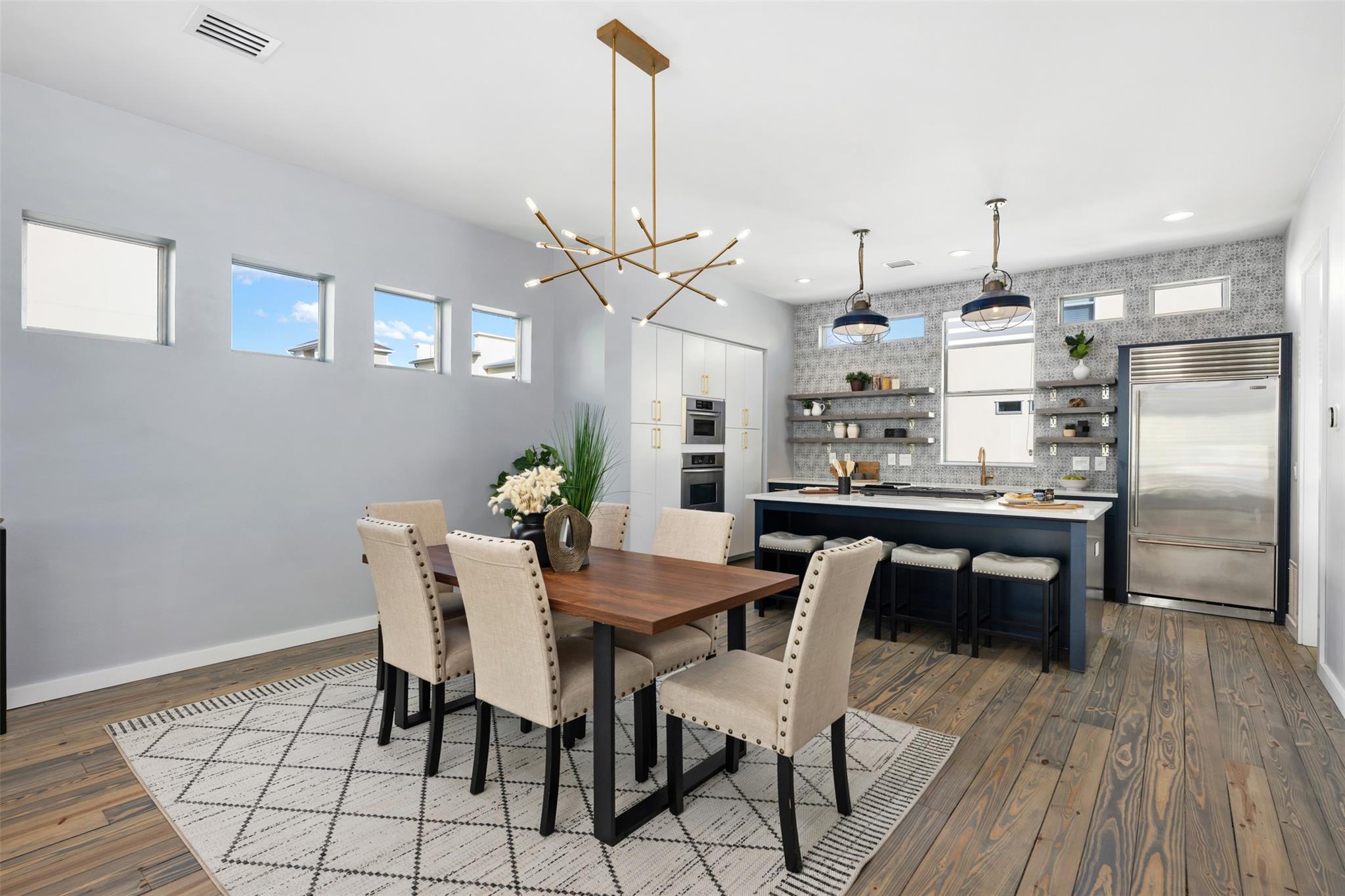 1209 Kinney Ave #d Property Photo 3