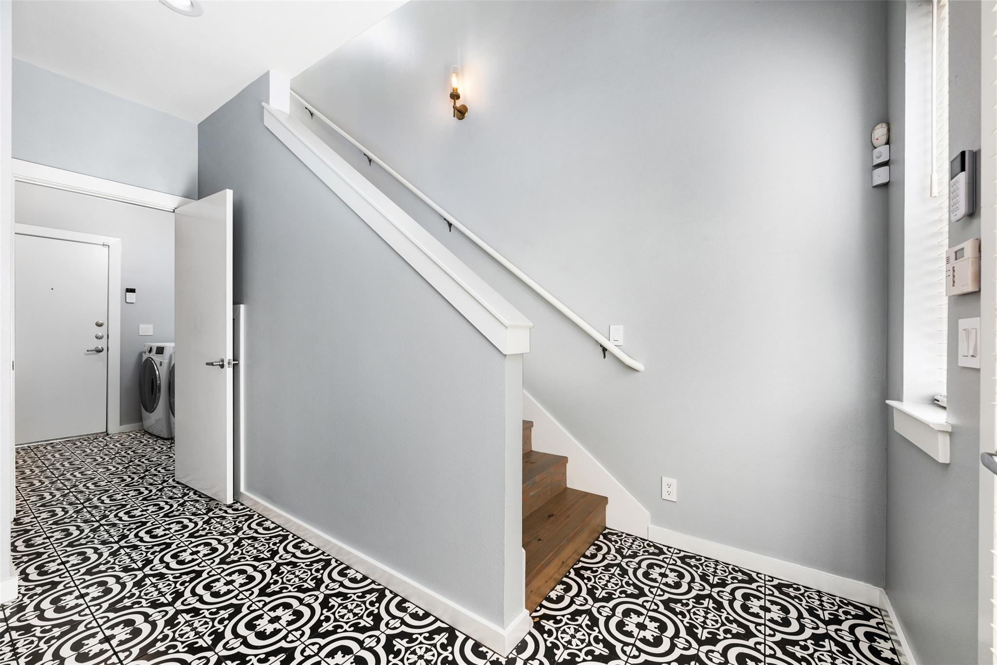 1209 Kinney Ave #d Property Photo 12