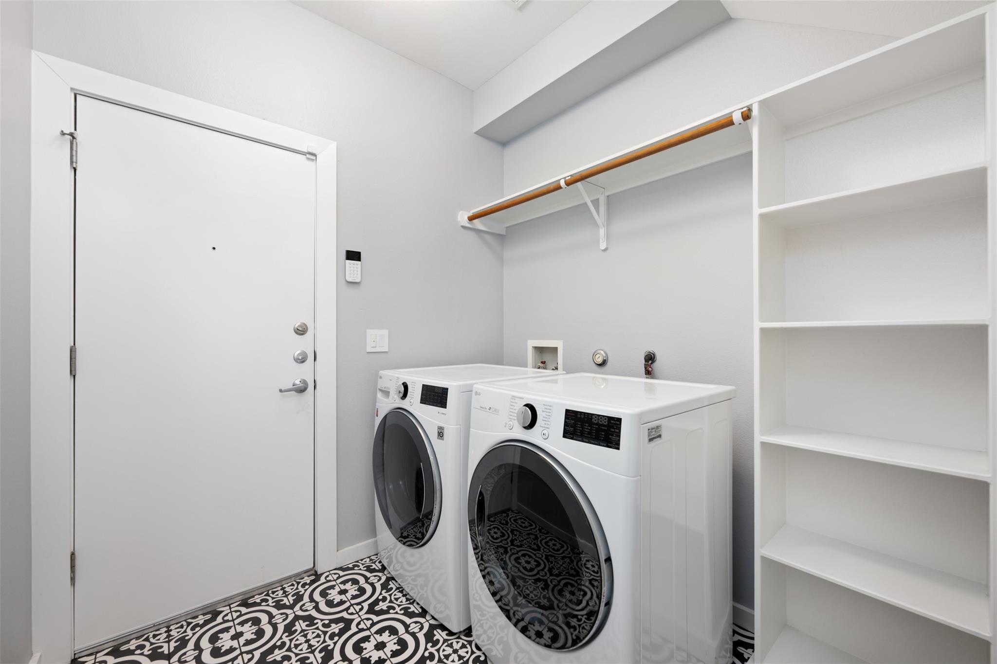 1209 Kinney Ave #d Property Photo 13