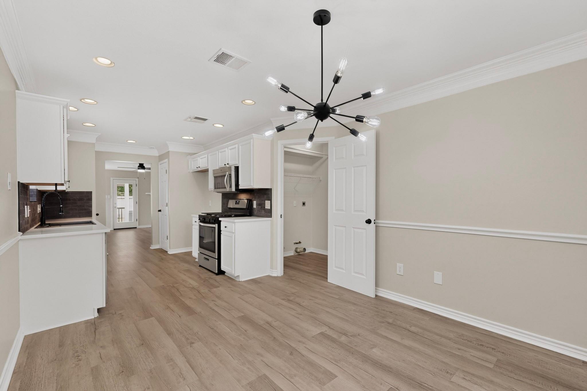 1825 Friars Tale Ln Property Photo 15