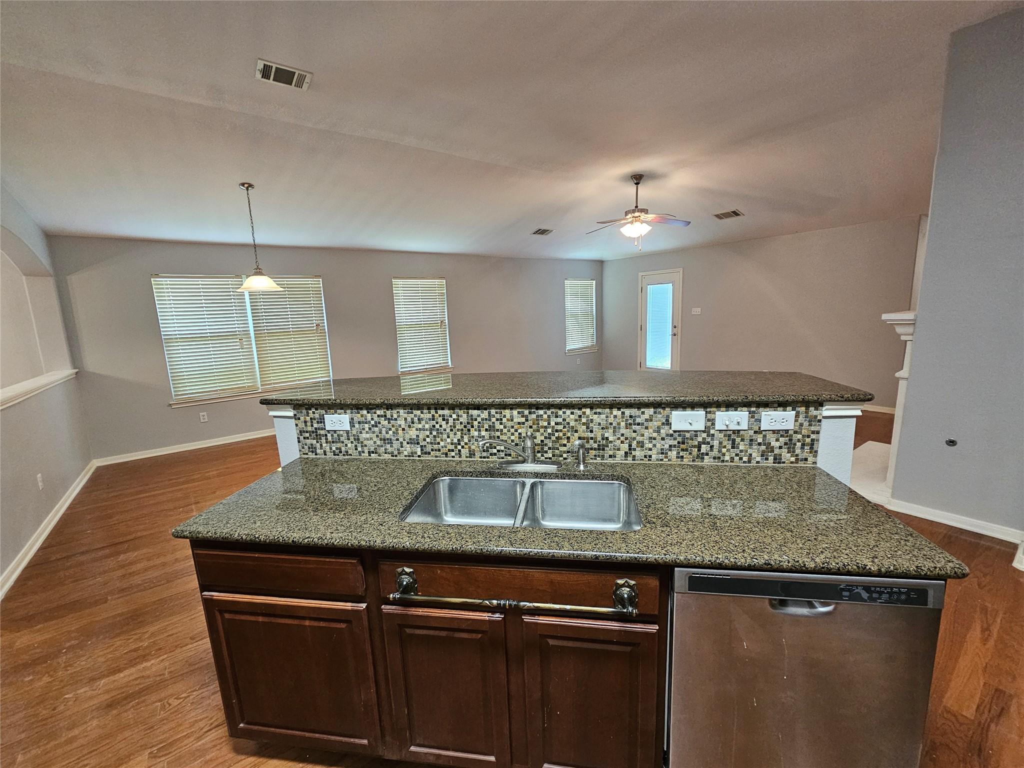 2035 Intrepid Dr Property Photo 11