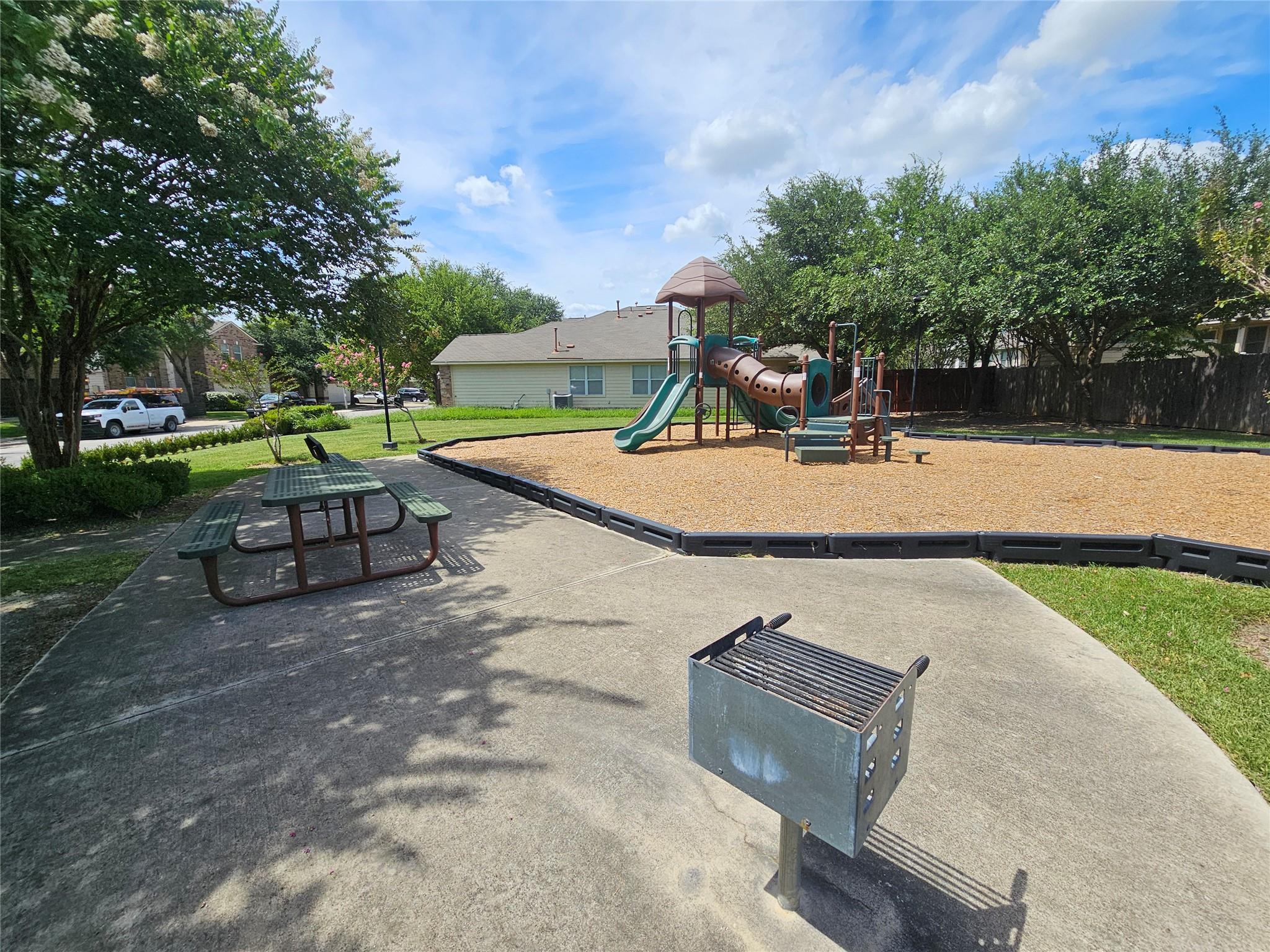 2035 Intrepid Dr Property Photo 25