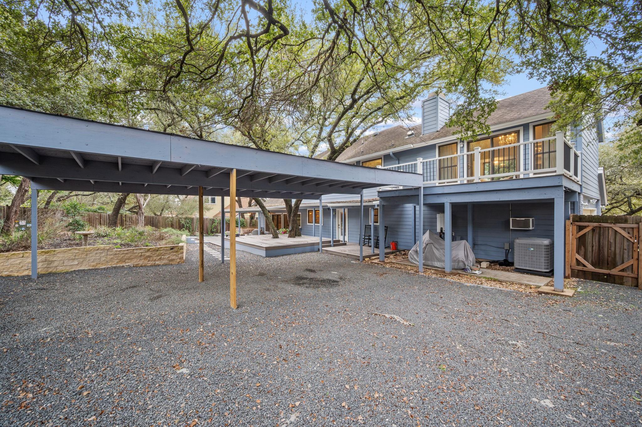 4704 Wild Briar Pass Property Photo 32