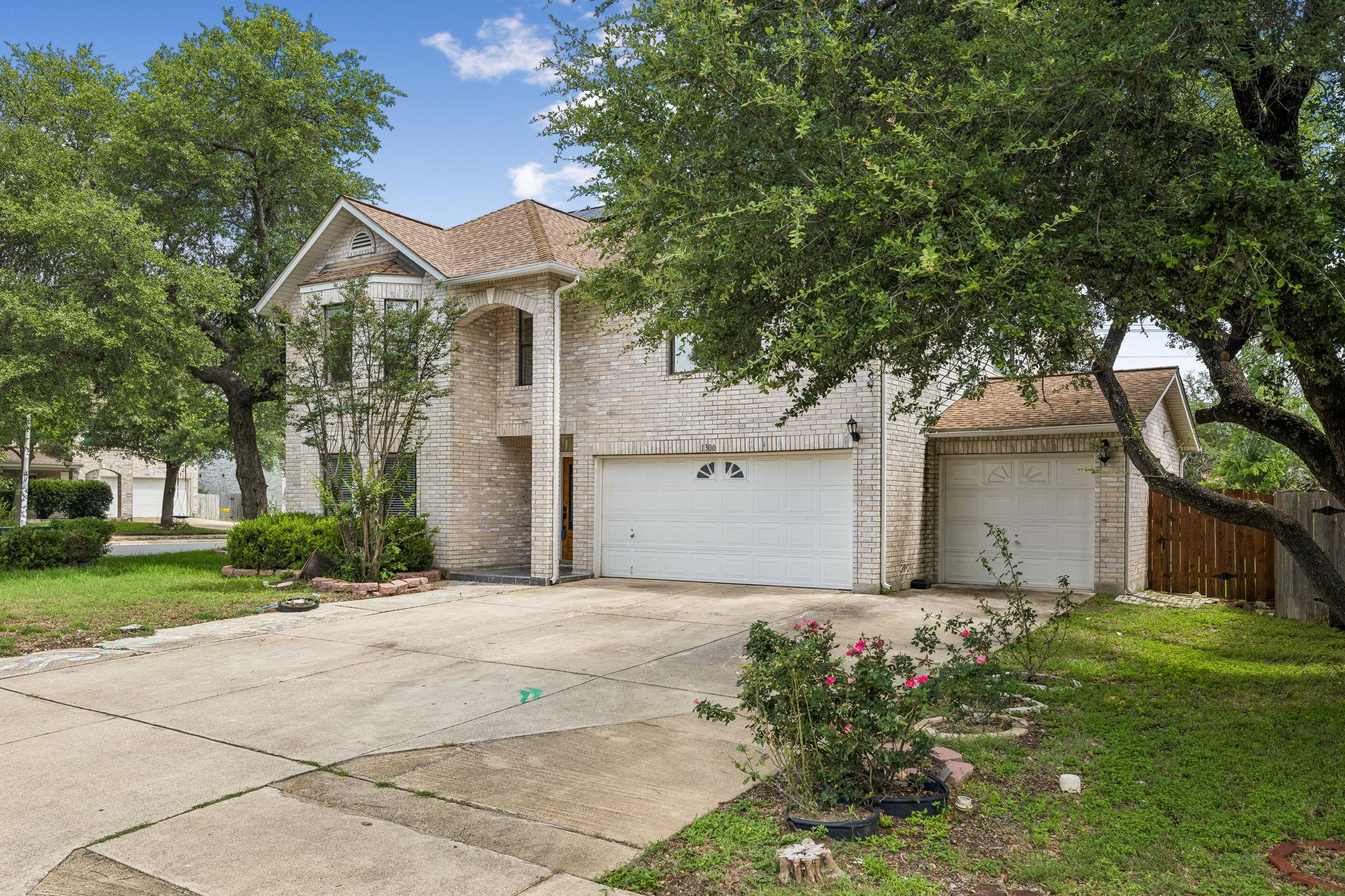 1300 Chalk Ln Property Photo 2