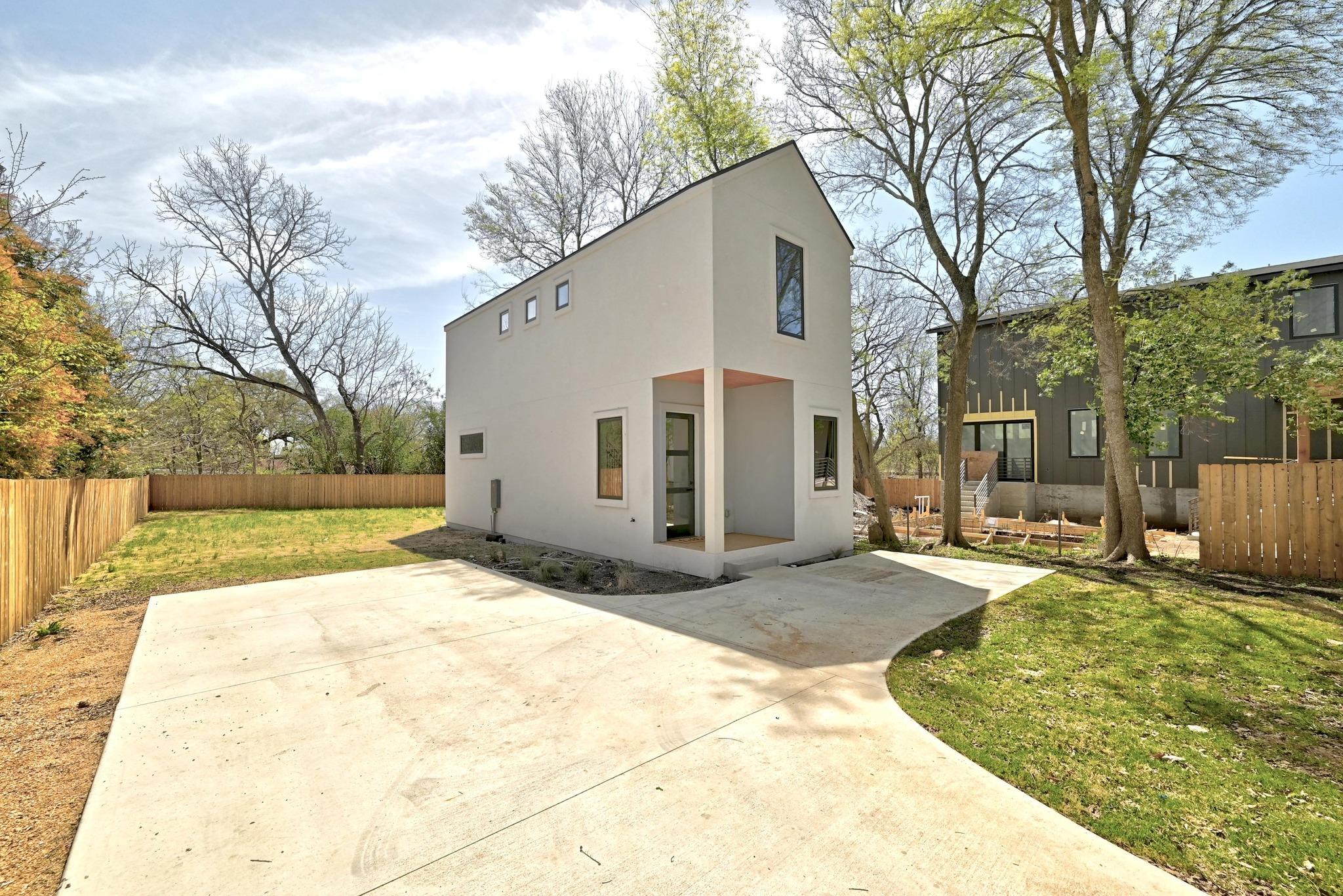 4703 Mount Vernon Dr 2 Property Photo