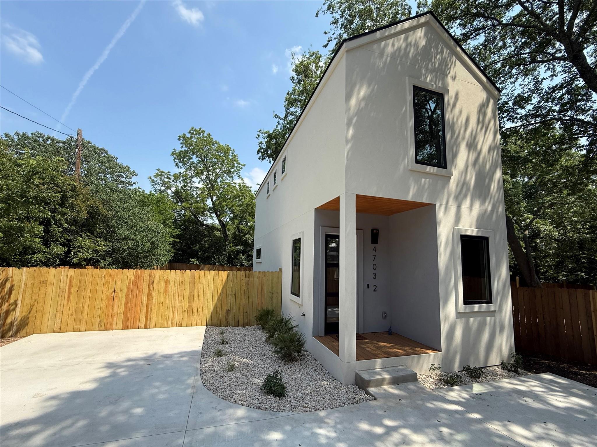 4703 Mount Vernon DR 2 Property Photo 1