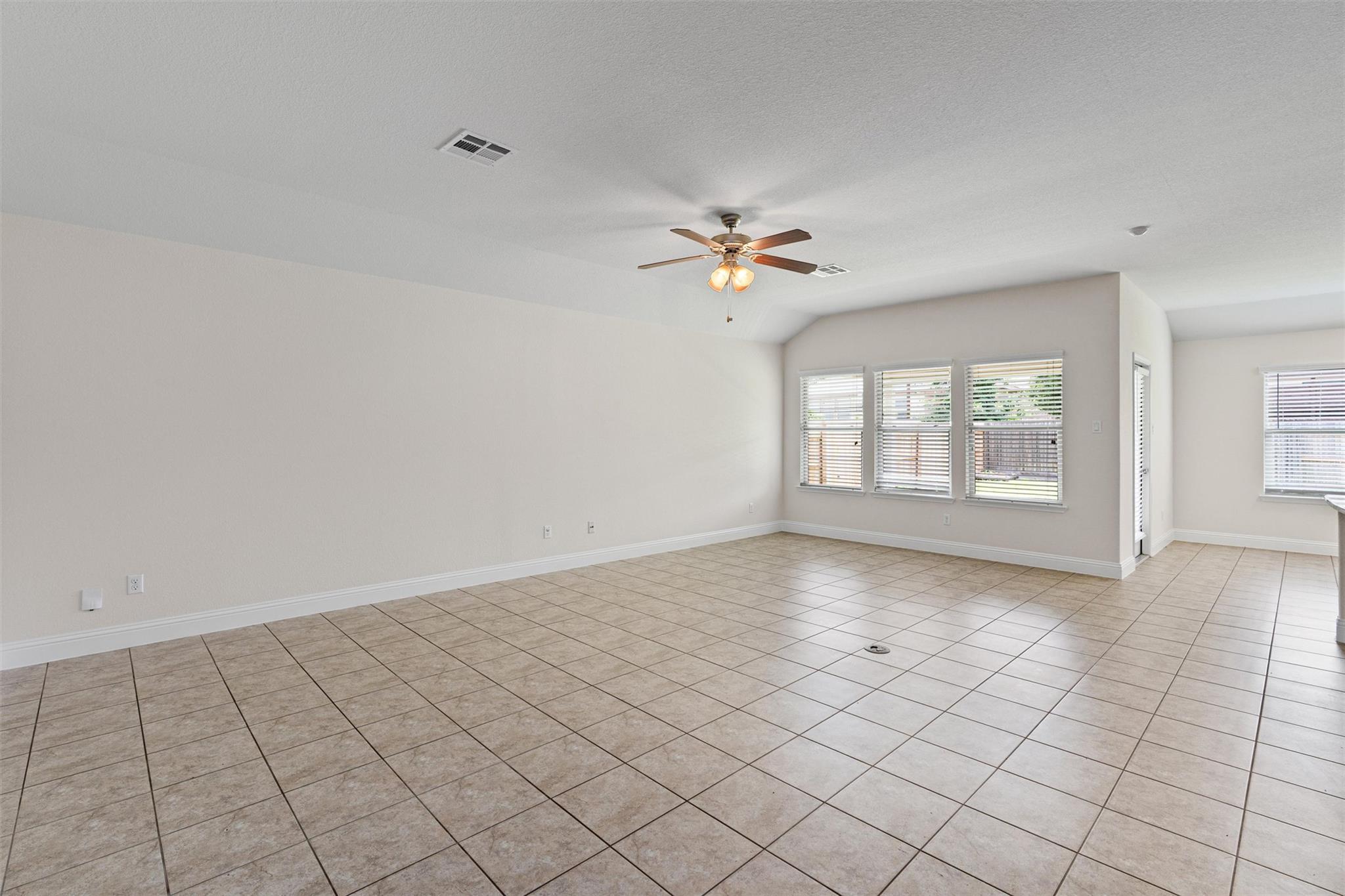 3021 Angelina Ct Property Photo 6
