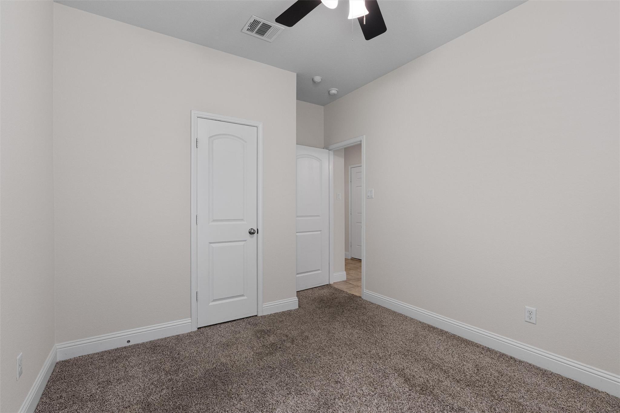3021 Angelina Ct Property Photo 28