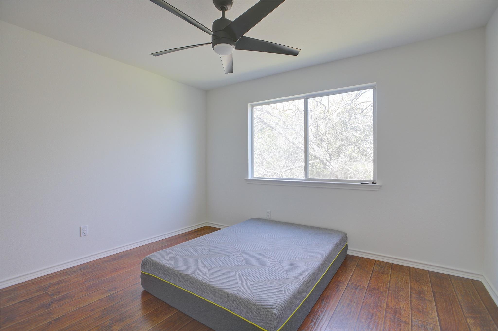 450 Shady Bluff Dr Property Photo 17