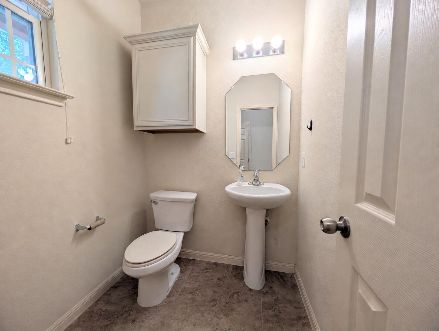 18410 Mammoth Cave Blvd Property Photo 7