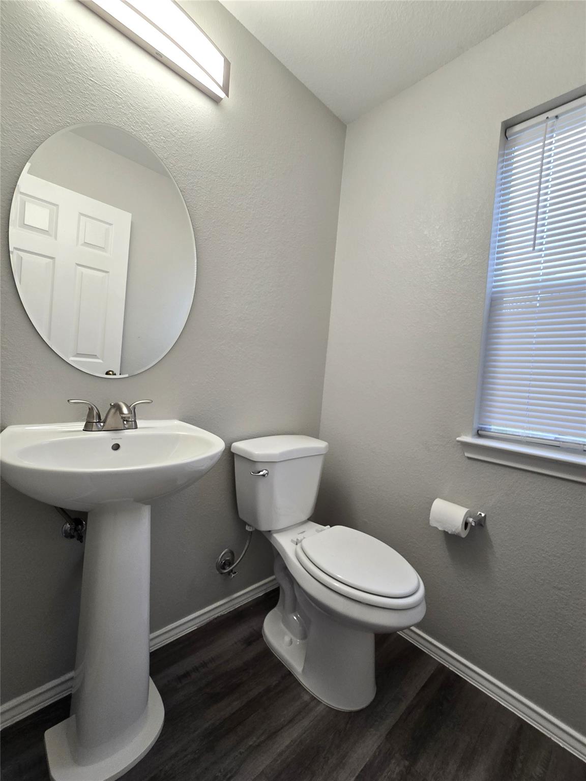 4533 Corran Ferry Loop Property Photo 10