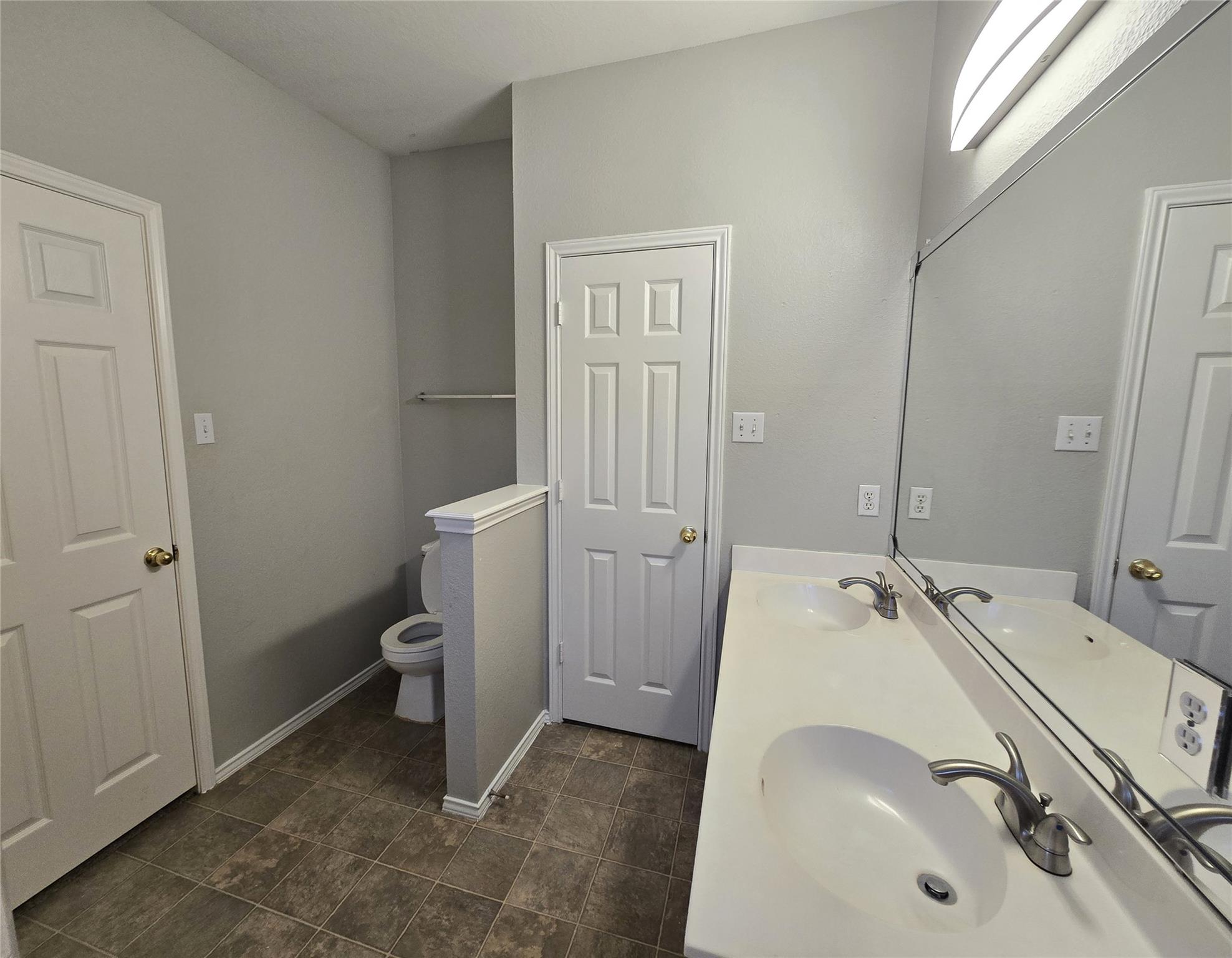 4533 Corran Ferry Loop Property Photo 18