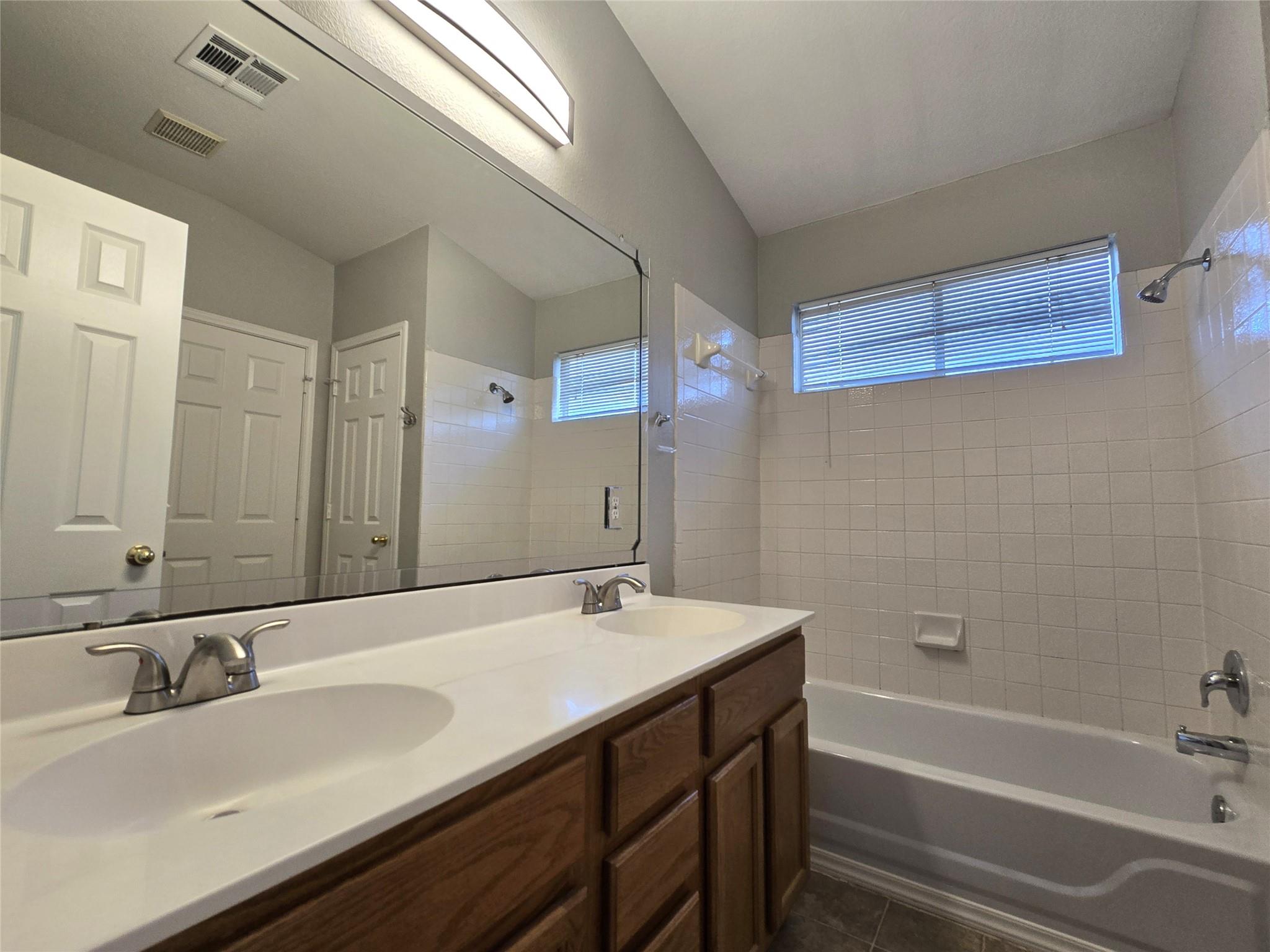 4533 Corran Ferry Loop Property Photo 19