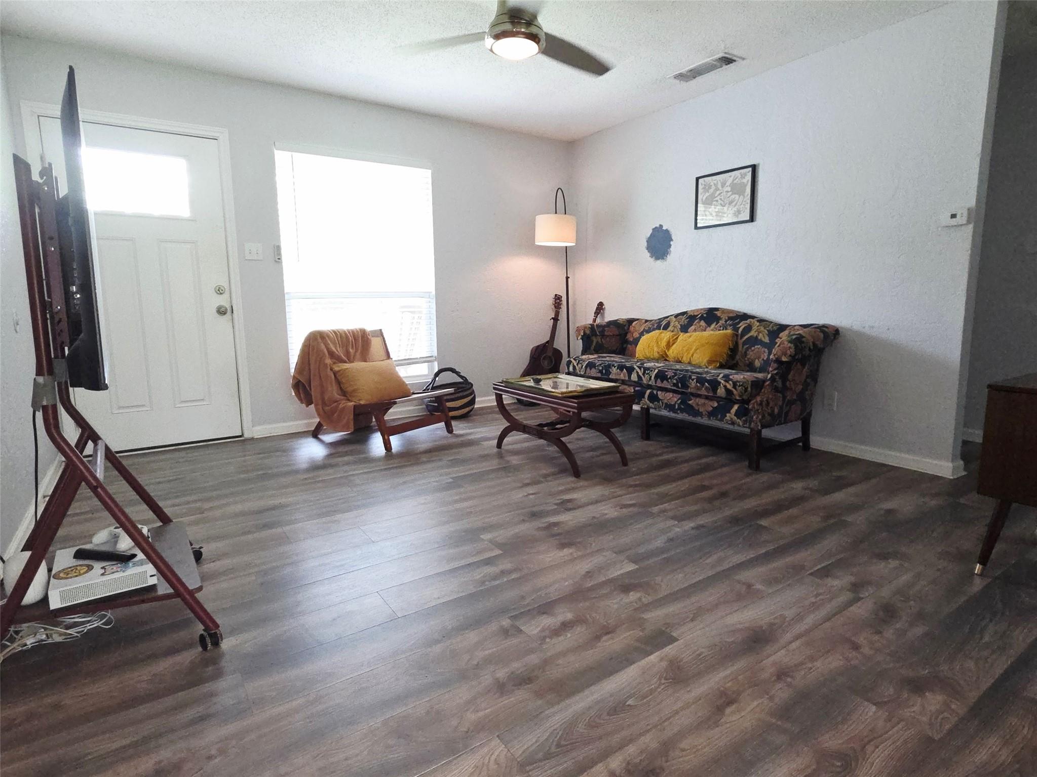 4407 Dovewood Dr Property Photo 5