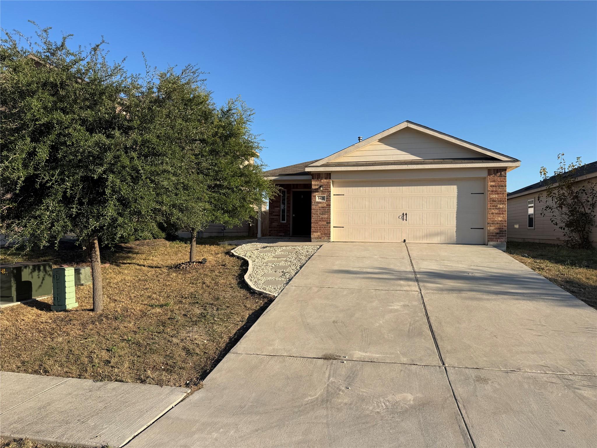 1421 Breanna Ln Property Photo 1