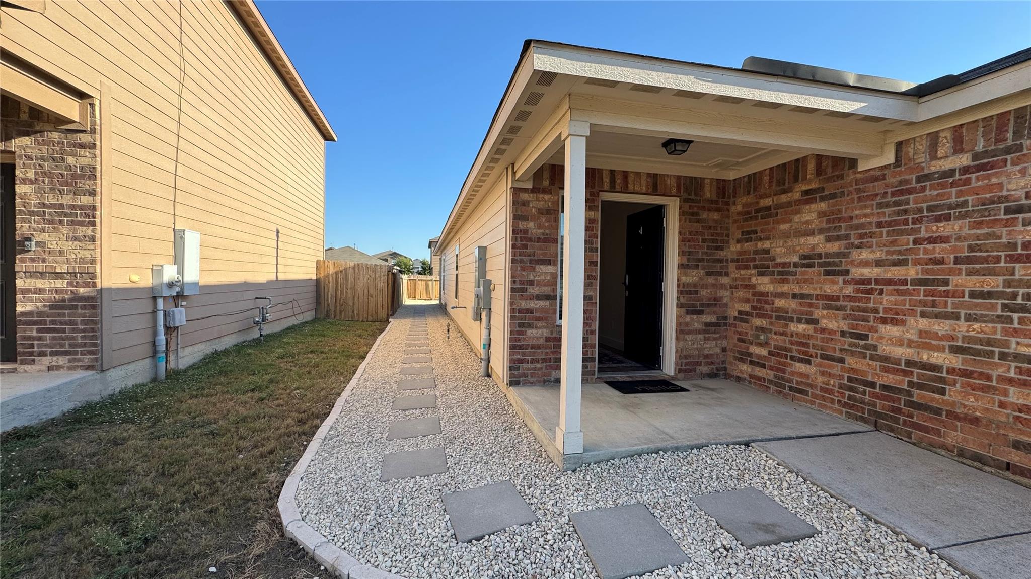 1421 Breanna Ln Property Photo 2