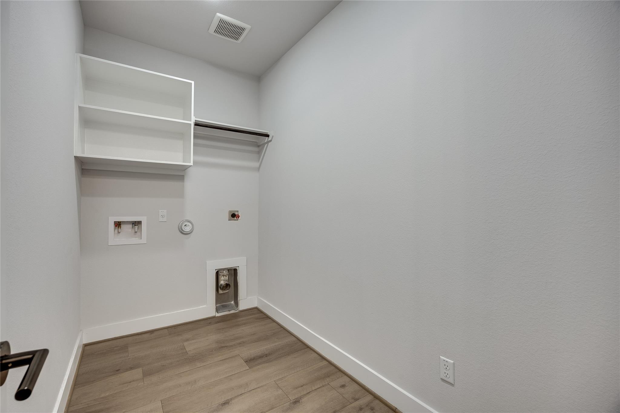 200 Green Knoll Ln Property Photo 27