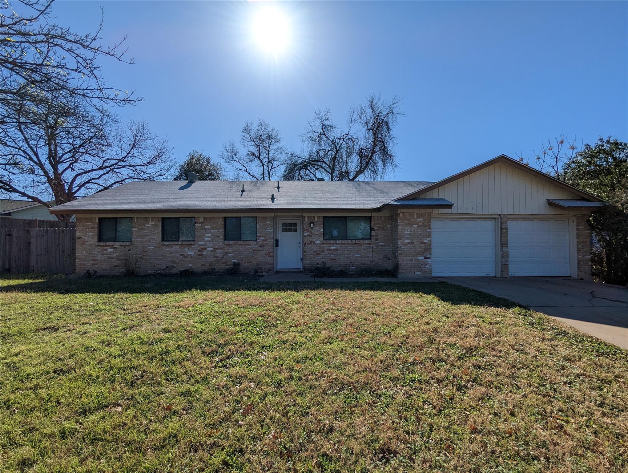 2401 Rogge Ln Property Photo