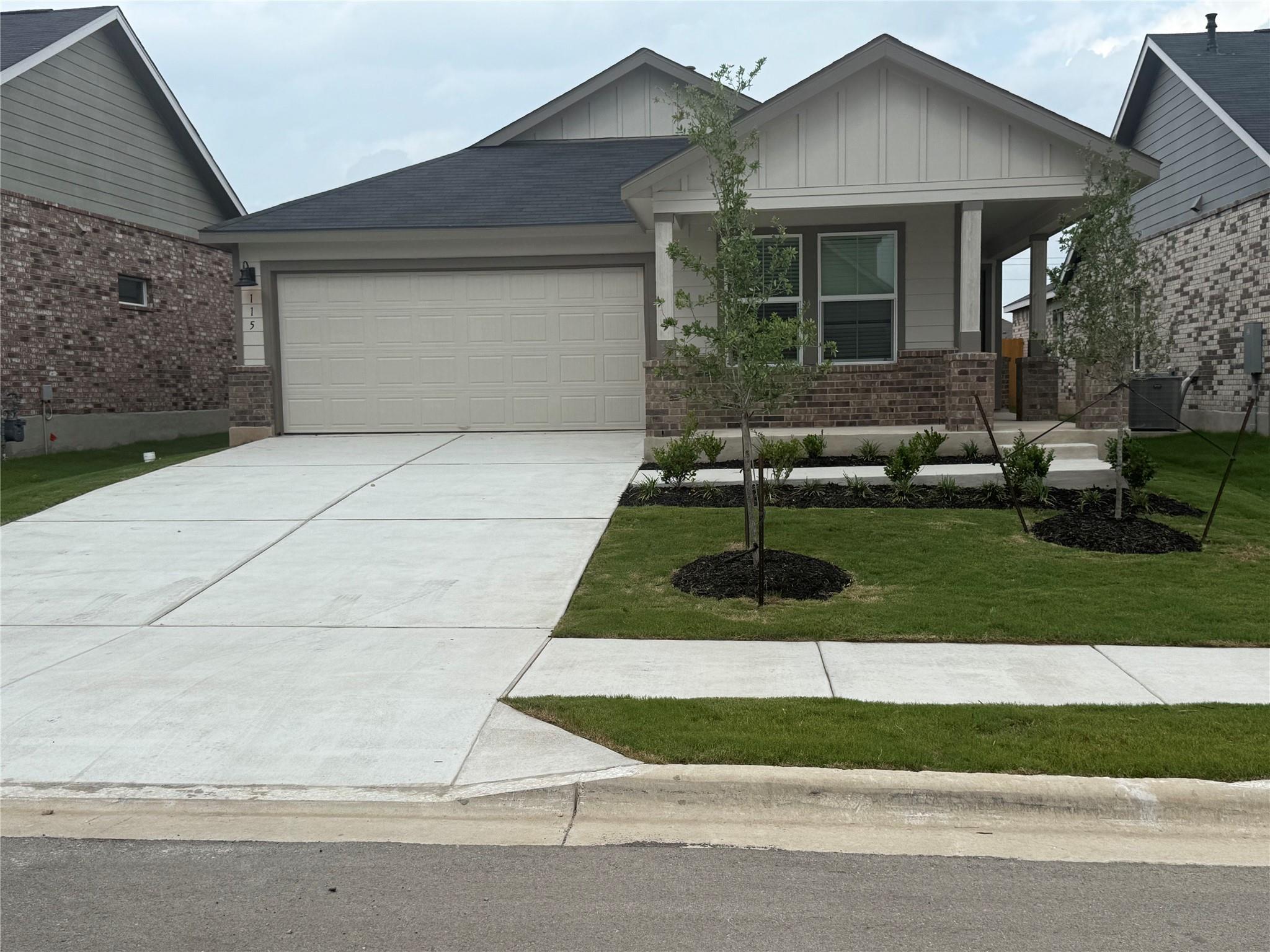 115 Sormonne Loop Property Photo 1