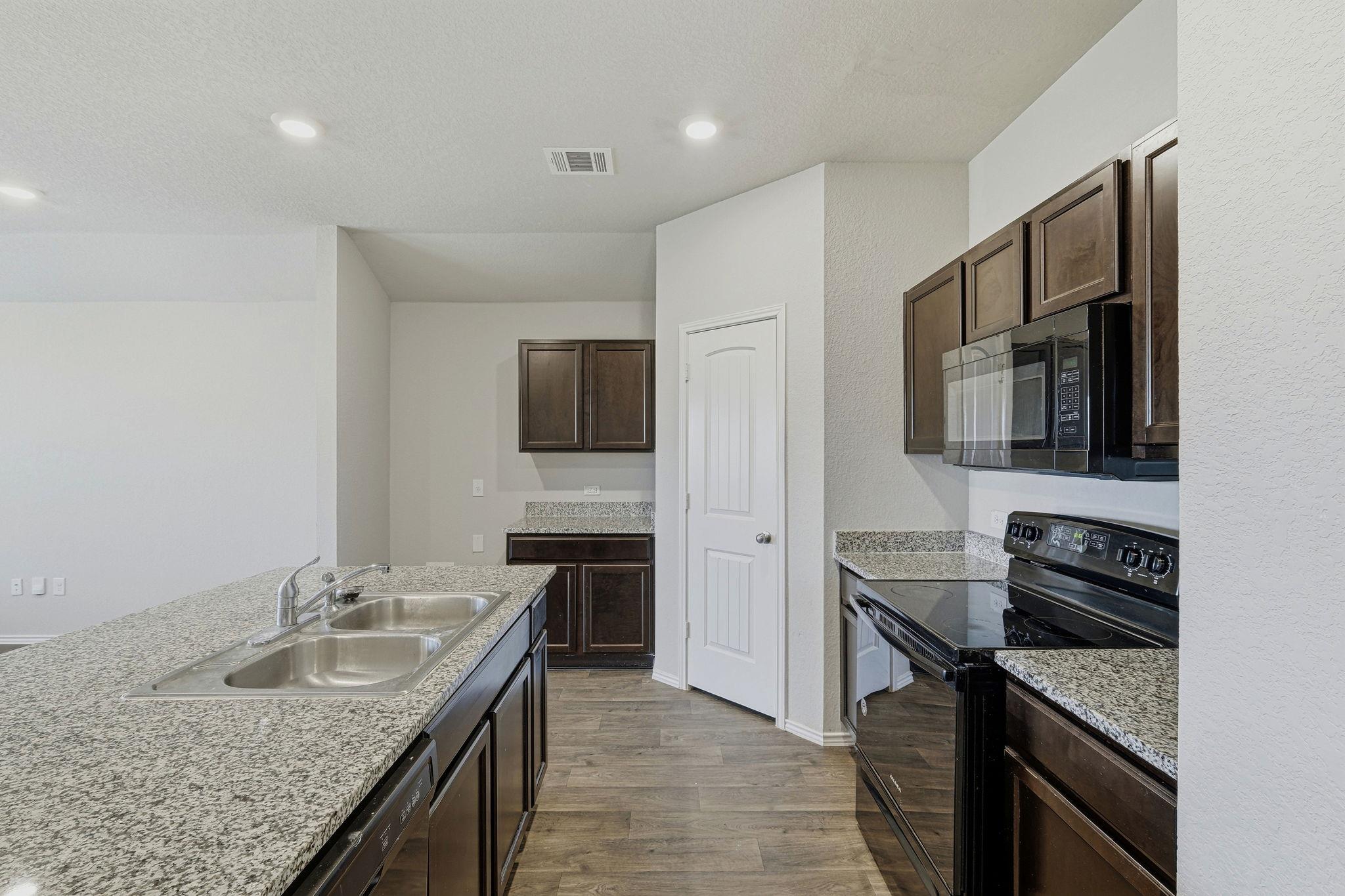 15204 Siberian Elm Ln Property Photo 5