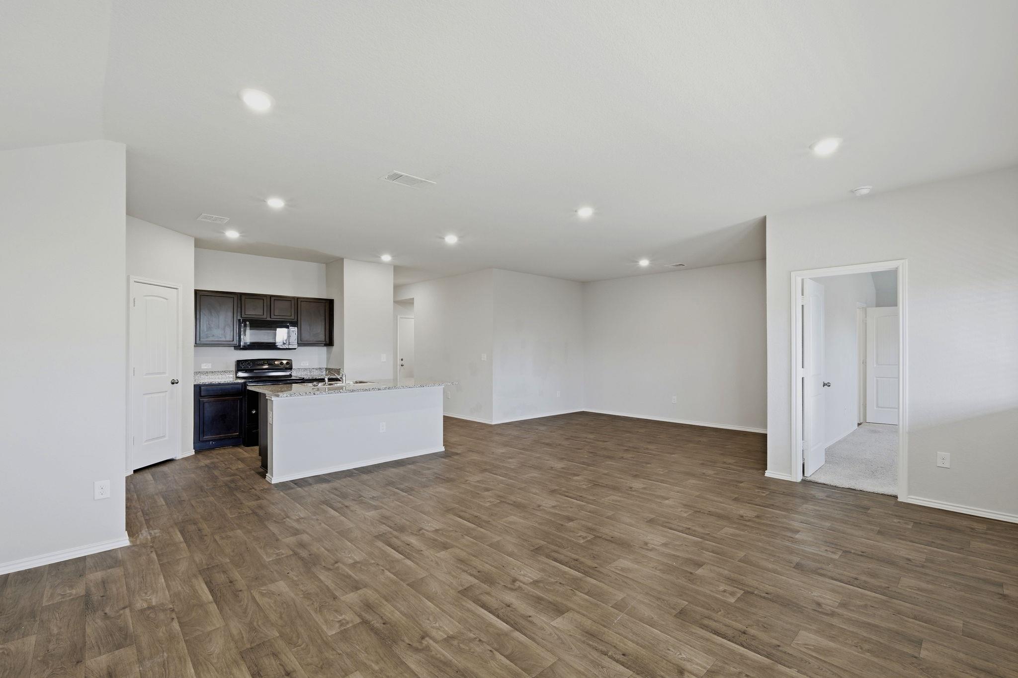 15204 Siberian Elm Ln Property Photo 6