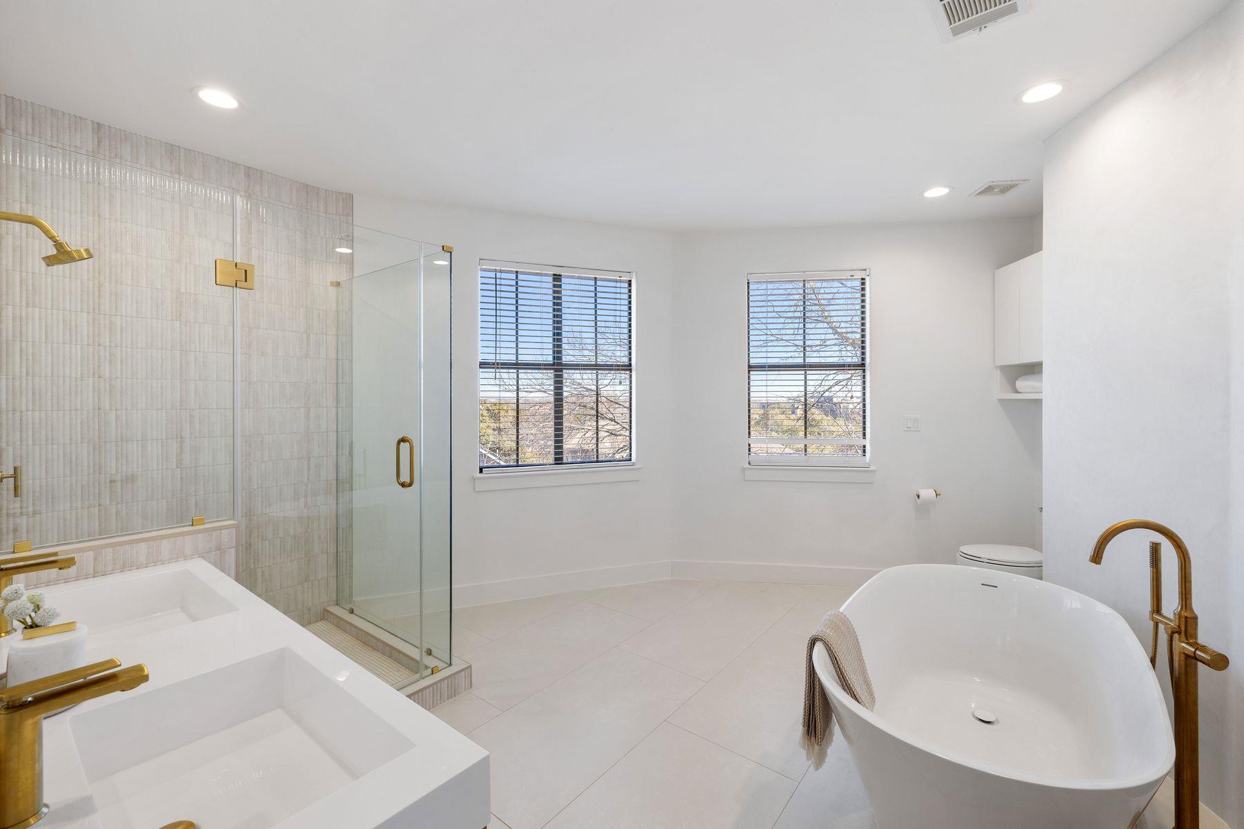 1018 Harwood Pl Property Photo 21